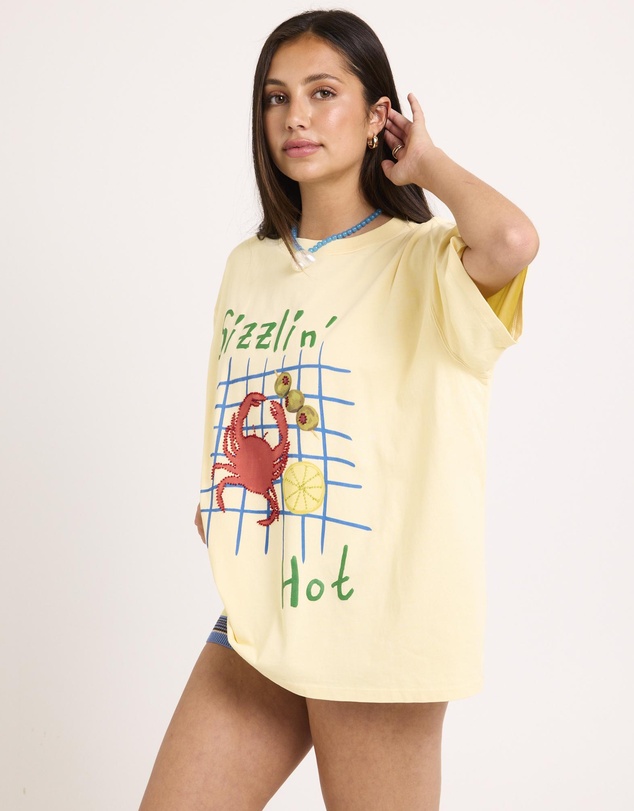 Subtitled - Sizzli'N Hot Oversized T-Shirt