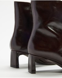 AERE - Isabel Heeled Leather Ankle Boots