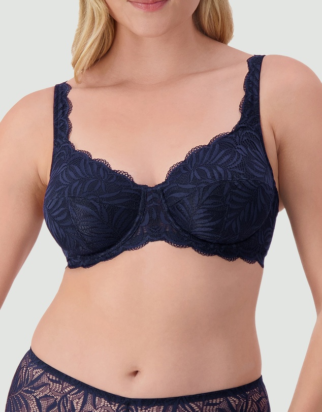 Triumph - Essential Lace Balconette Bra
