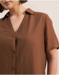 Atmos&Here Curvy - Josie Linen Blend Short Sleeve Shirt
