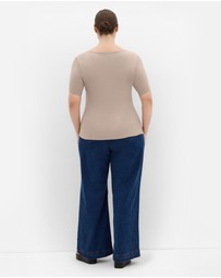 City Chic - Classic Scoop Rib Tee