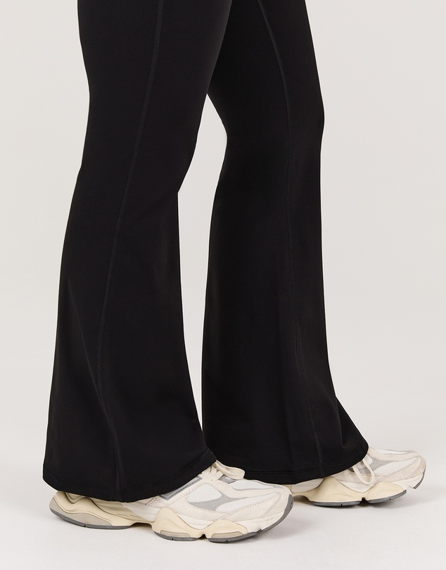 Muscle Republic - Luxe Bella Petite Flares