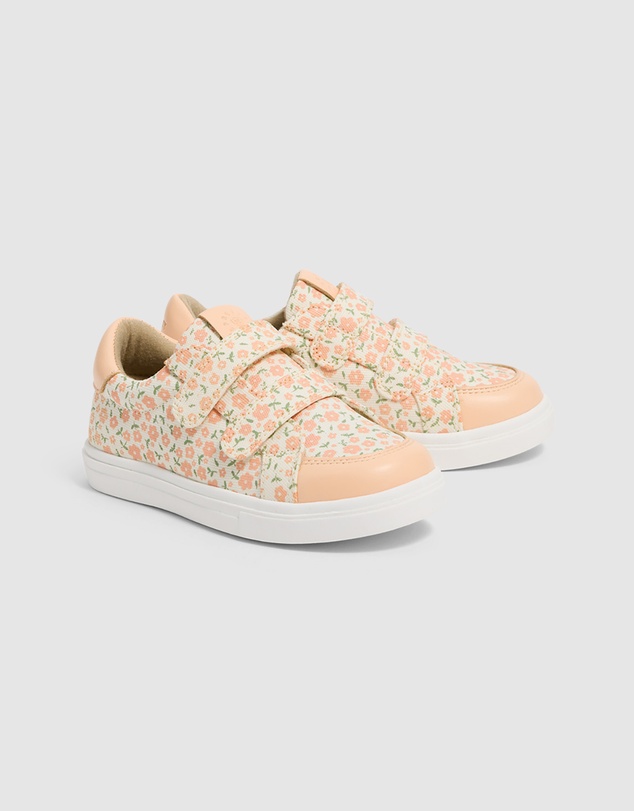Pretty Brave - OTTO CANVAS Peach Meadow