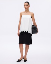 Minima Esenciales - Zinnia Cotton Embroidered Scallop Hem Top