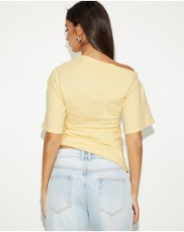 Dazie - Hazel Ruched Jersey Short Sleeve Top