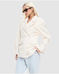 Lioness - Heart Shaped Coat - ICONIC EXCLUSIVE