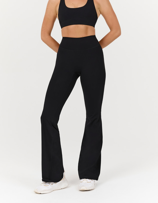 Muscle Republic - Luxe Bella Tall Flares