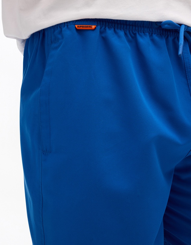Superdry - Essential 17