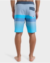 Quiksilver - Mens Surfsilk Straight 18