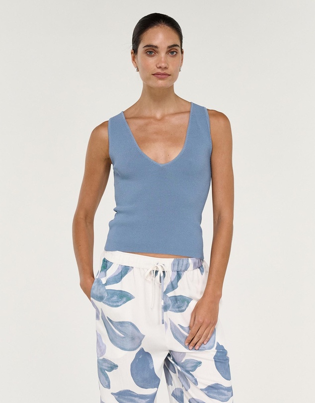 Staple the Label - Elva V Neck Knit Top