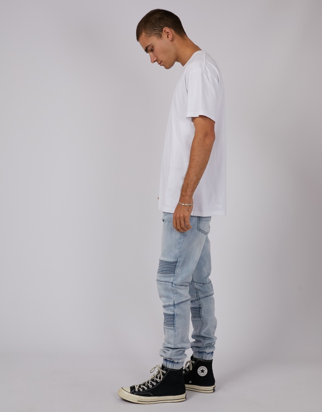 Silent Theory - Fang Moto Jean