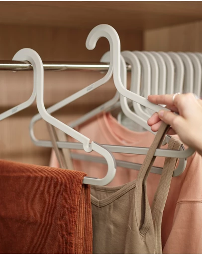 Joseph Joseph - Orderly™ Set of 5 Anti-Tangle Clothes Hangers