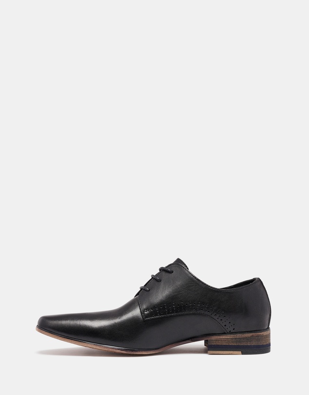Uncut - Plant Black Leather