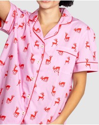 Sant And Abel - Women's Reindeer Pink Short PJ Set