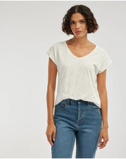 Amelius - Sadie V Neck Tee