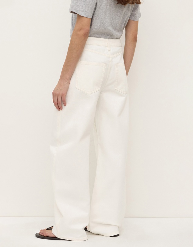 Assembly Label - Low Curve Mid Rise Jeans