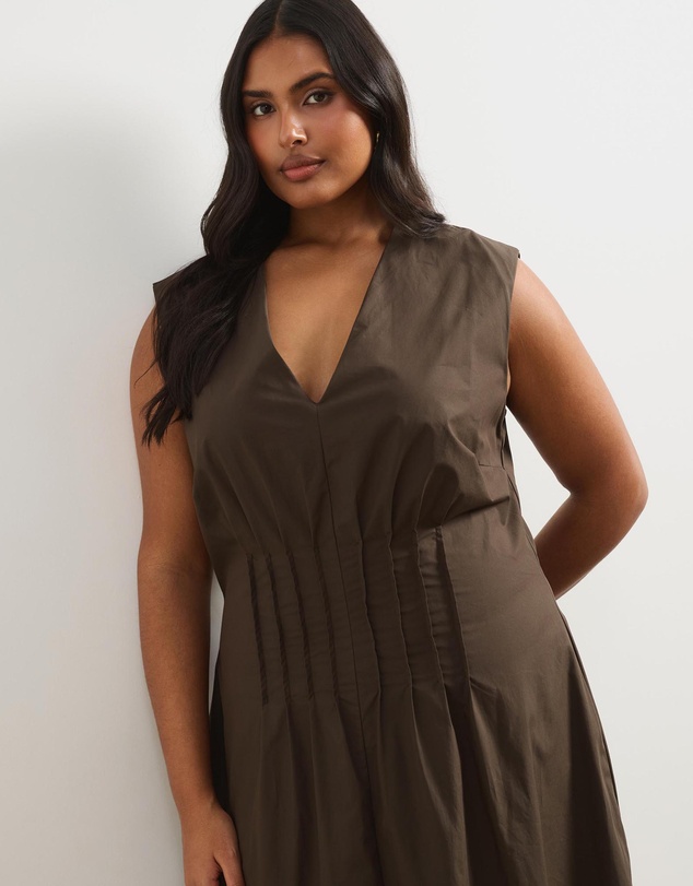 Atmos&Here Curvy - Lara Pintuck Midi Dress