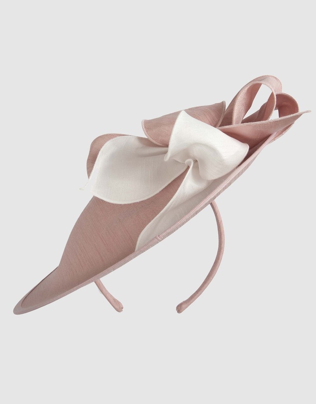 Max Alexander - Pink Cream Plate Racing Fascinator