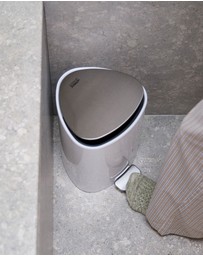 Joseph Joseph - EasyStore™ 5L Gloss White Bathroom Pedal Bin