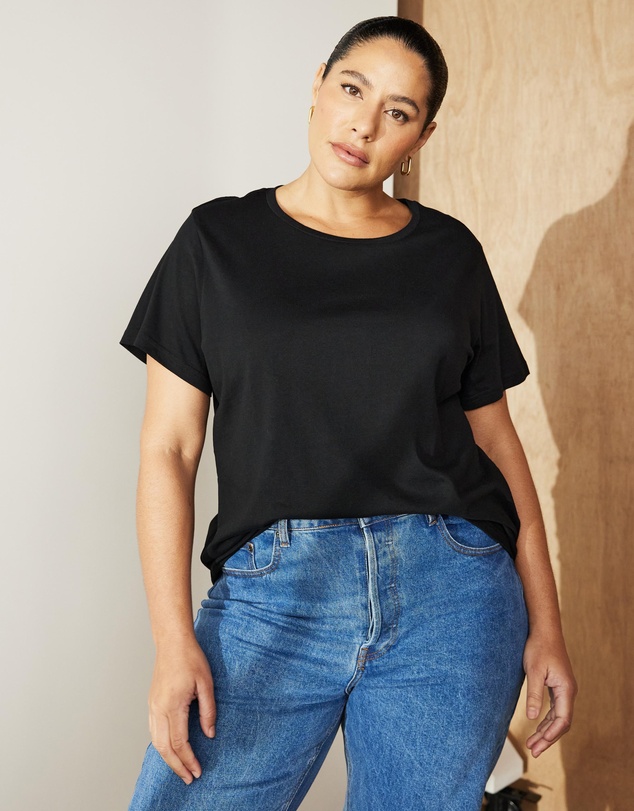 Atmos&Here Curvy - Organic Cotton Crew Neck Tee