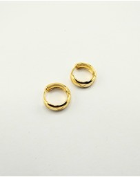 Izoa - Rue Huggie Earrings