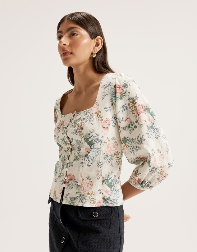 Review - La Belle Blouse