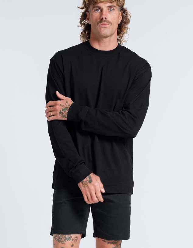Vacancy Co - Vacant Long Sleeve Tee