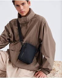 Gaston Luga - Däsh - Verti Crossbody Waterproof Shoulder Carry Bag