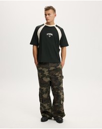 Cotton On - Cropped Fit Graphic T-Shirt