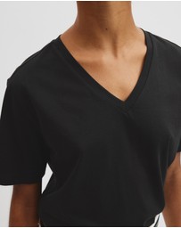 Country Road - Australian Cotton V-neck Neck T-shirt
