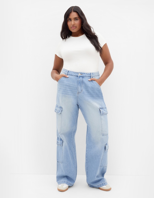 City Chic - Plus size Harley Fit Iona Cargo Wide Leg Short Jean - light wash