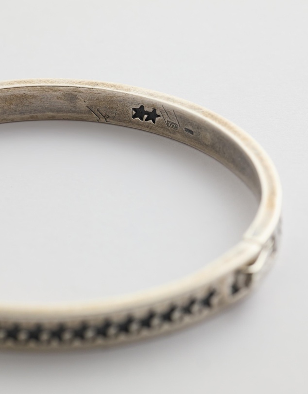 TwoJeys - Icon Stars Closed Bangle