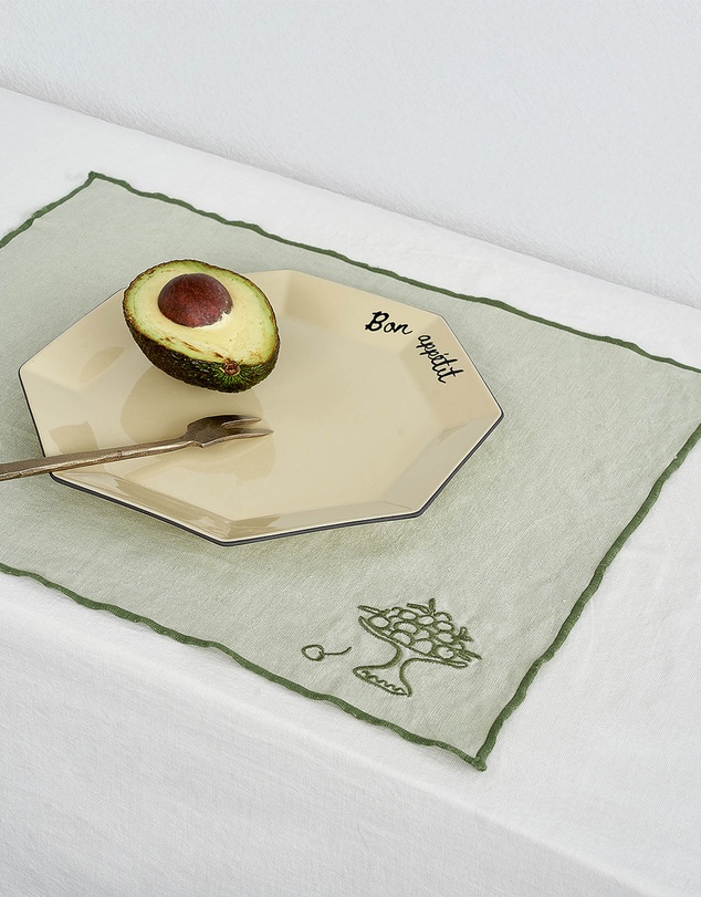 Black Blaze - Embroidered Linen Placemat Set