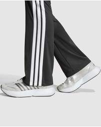 adidas Sportswear - Train Essentials 3-Stripes Flared Leggings - Kids-Teens