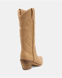 Therapy - Clayton Boots