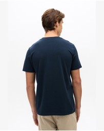 Superdry - Athletic Essential Chest Tee