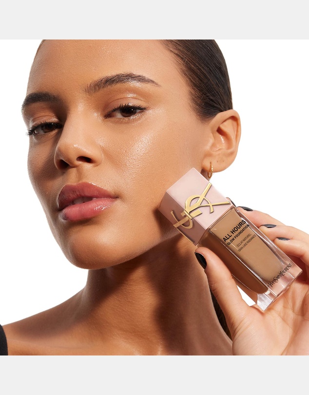Yves Saint Laurent - All Hours Glow Foundation MN10