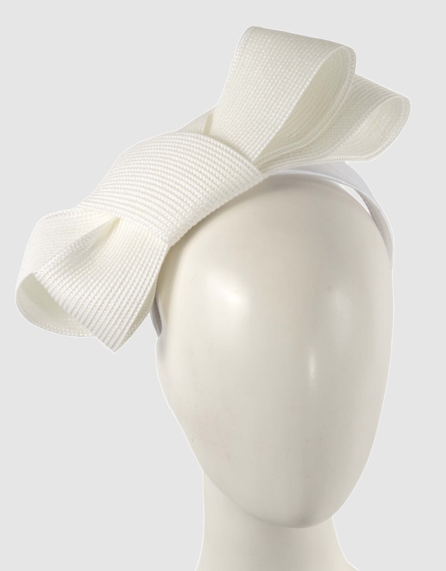 Max Alexander - White Bow Racing Fascinator