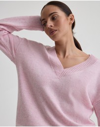 Oxford - Astrid V Neck