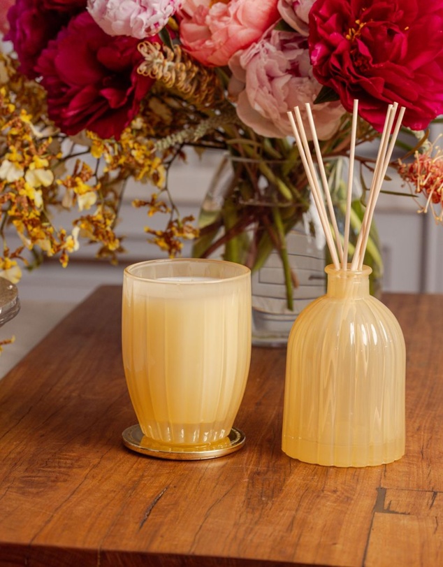 Peppermint Grove - Velvet Cake & Caramel Crème Soy Candle 370g
