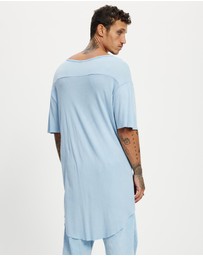 Surrounded By Ghosts - The Arsenic Relaxed Rib Knit Long Tail T-Shirt
