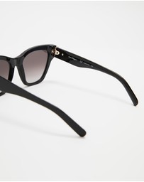Salvatore Ferragamo - SF1010S