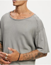 Surrounded By Ghosts - The Arsenic Relaxed Rib Knit Long Tail T-Shirt