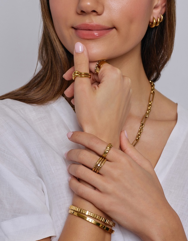 Arms Of Eve - Lorenzo Gold Stacking Ring