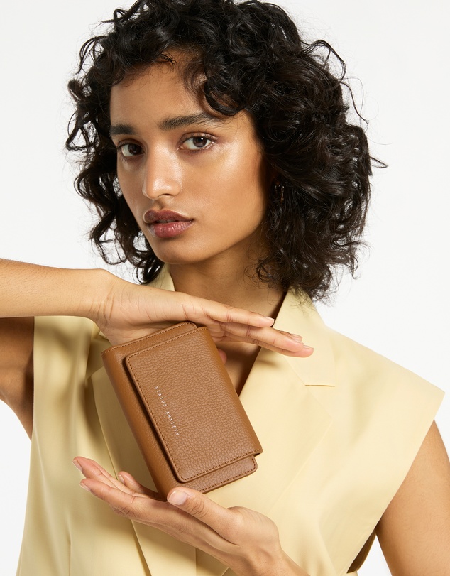 Status Anxiety - Visions Wallet