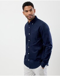 Wayver - The Button-Down Oxford Shirt