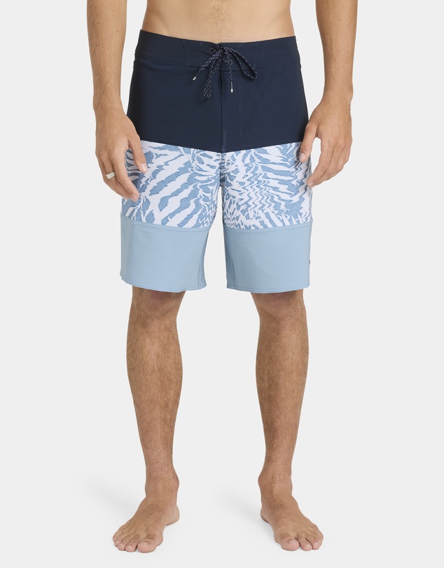Billabong - Mens Tribong Performance 18.5