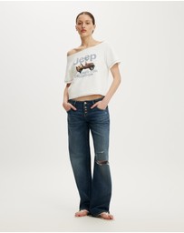 Cotton On - Lcn Off Shoulder Graphic Tee