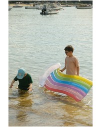 Freeplay Splash - Rainbow Lie-On Float
