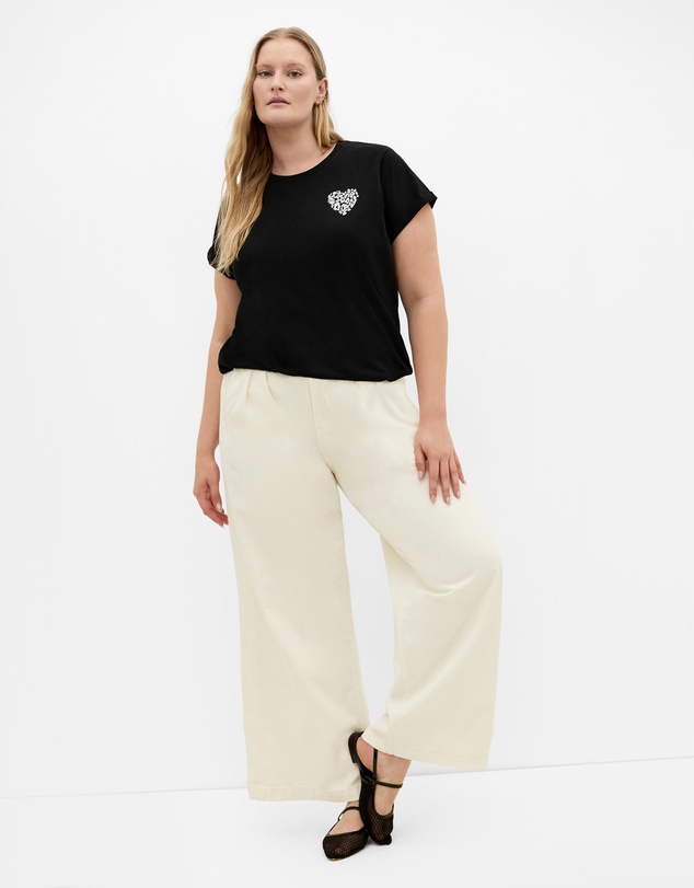City Chic - Cuffed Sleeve Heart Tee